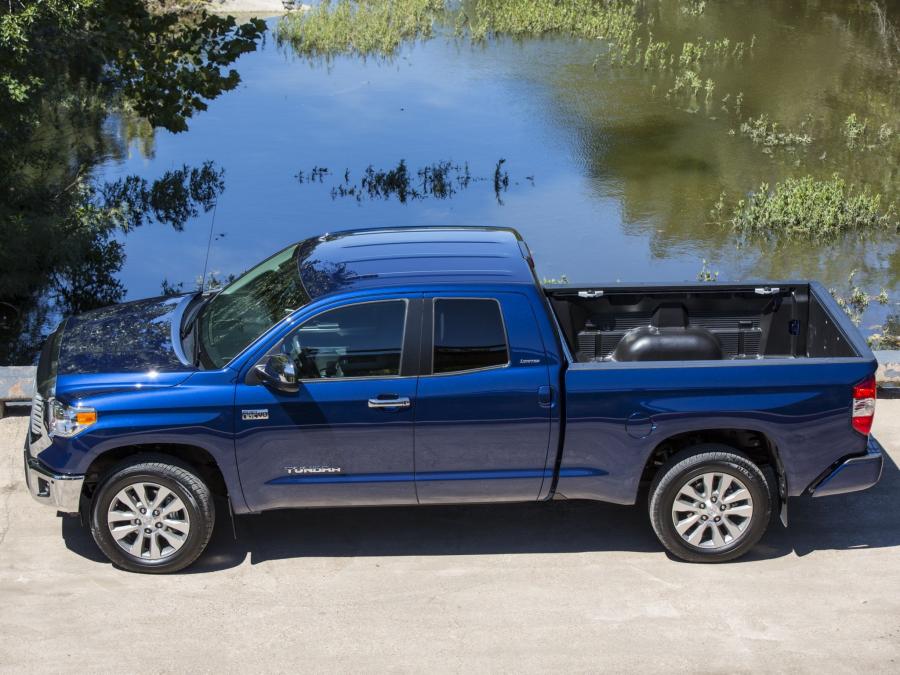  Toyota Tundra Double Cab Limited 2013 года  (фото 2 из 10)